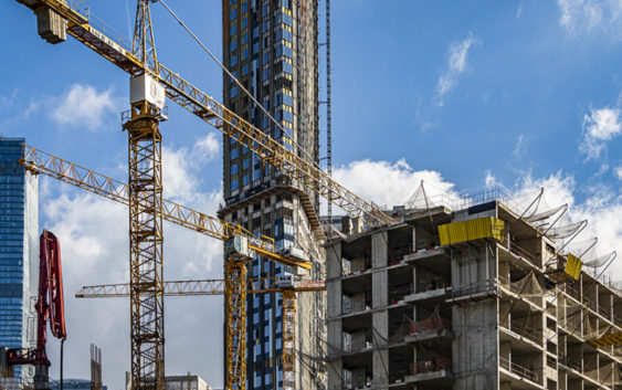 Только 17 московских застройщиков вышли в регионы